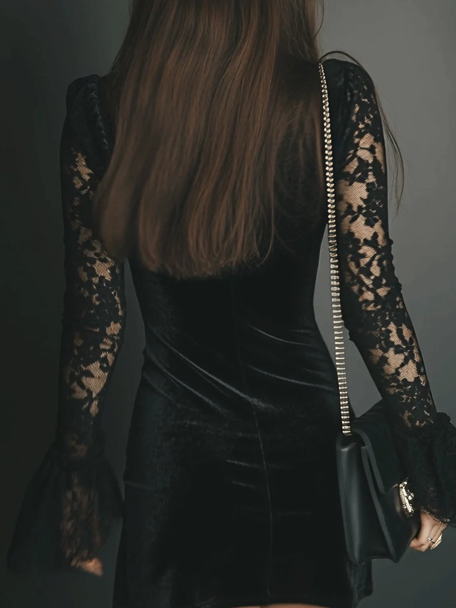 Luna™ | Mini Dress in Velvet and Lace